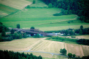 Mühlheim és Fridingen között az Ulm -Tuttlingen vasútvonal hídja a Dunán